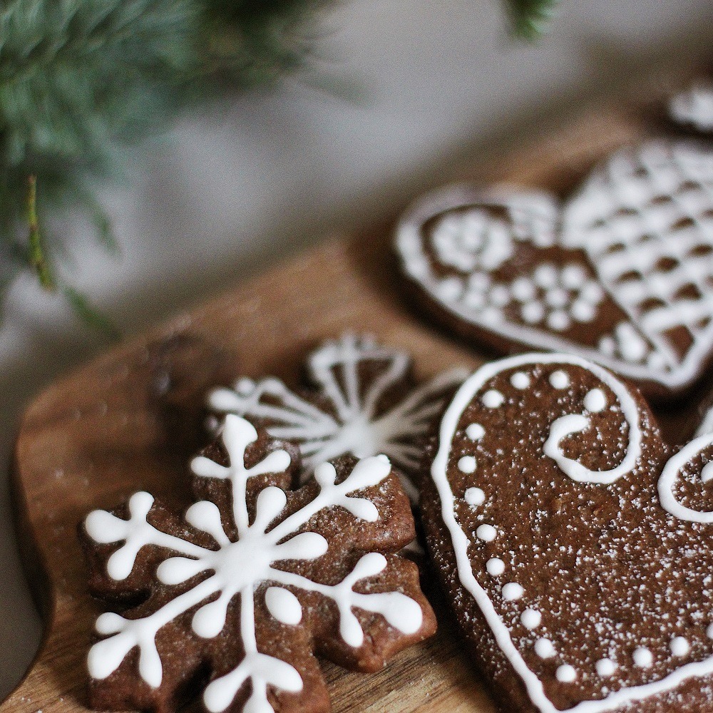 Chocolate chip cookies for the Christmas tree