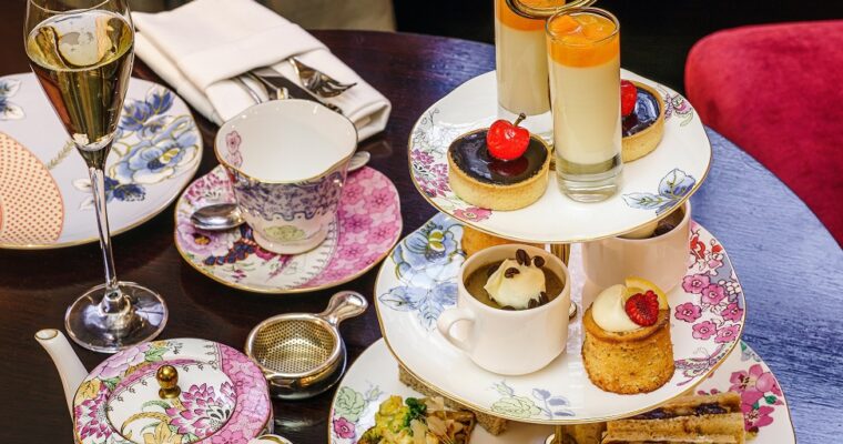 How to host to perfect summer tea party