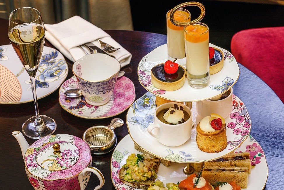 How to host to perfect summer tea party